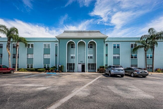 Building Photo - 1706 Belleair Forest Dr