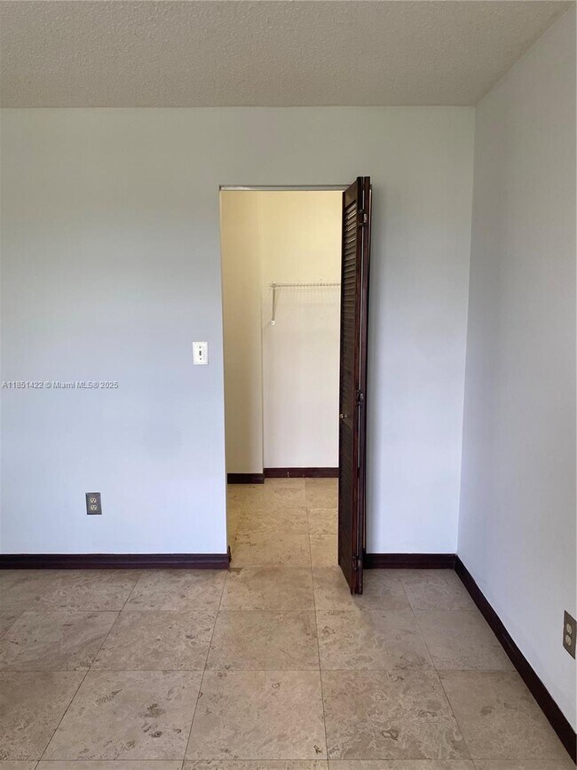 Building Photo - 9301 SW 92nd Ave