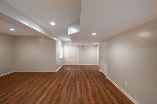 Building Photo - 8965 Snowberry Court