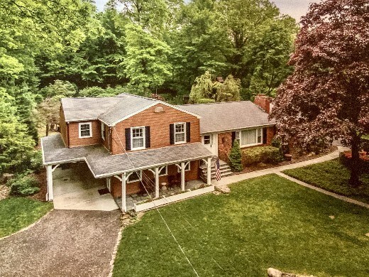 Building Photo - Very Rare Find in Greenfield Hill
