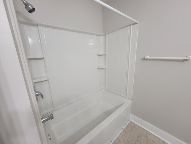 Building Photo - 119 Sunnywood Dr