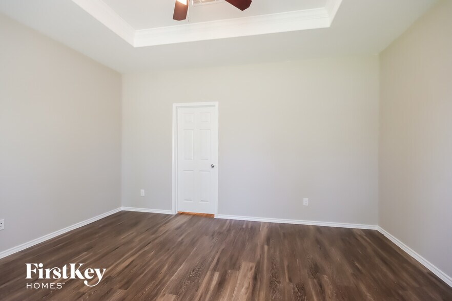 Building Photo - 2092 Lost Timbers Dr