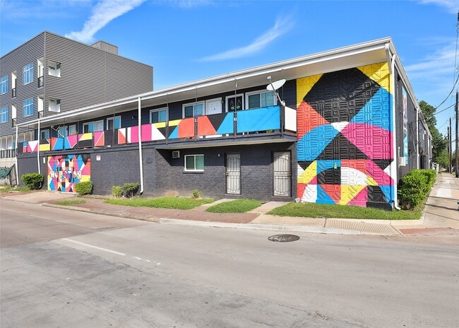 Building Photo - 1840 Richmond Ave