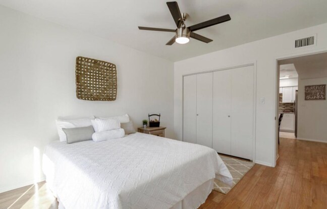 Building Photo - 1231 E Maryland Ave