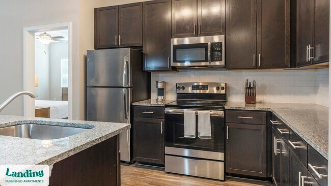 Building Photo - 915 Brentmoor Dr