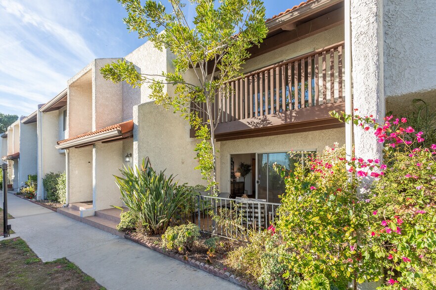 Building Photo - 7727 Via Capri