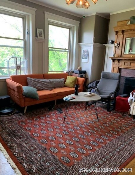 Building Photo - 96 Winthrop Rd