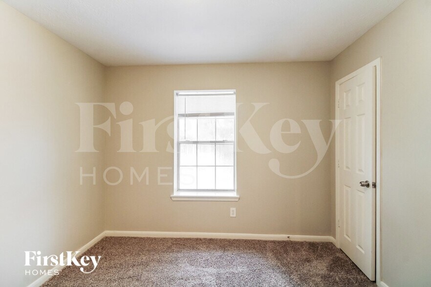 Building Photo - 6402 Mountain Pines Ln