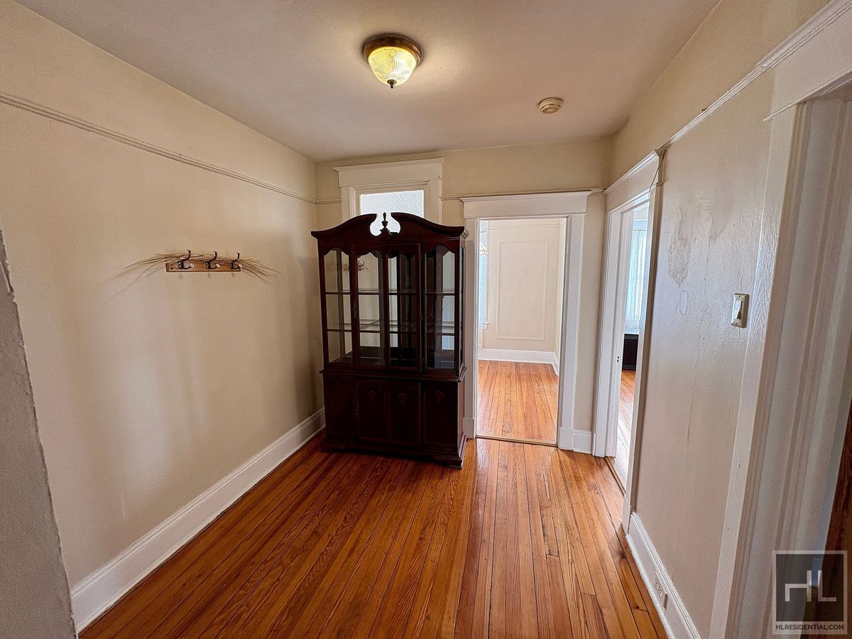 Building Photo - McLean avenue, Yonkers