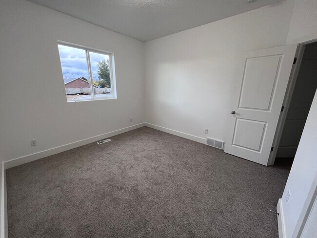 Building Photo - Beautiful South Jordan Home for rent!