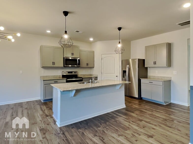 Building Photo - 8286 Middlebrook Dr