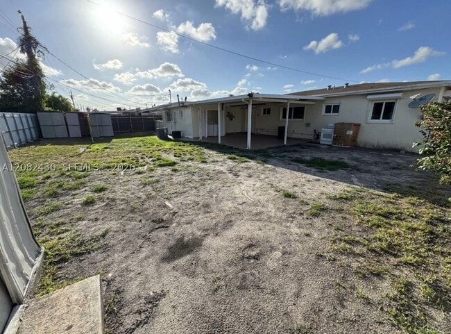 Building Photo - 510 W 36th Pl