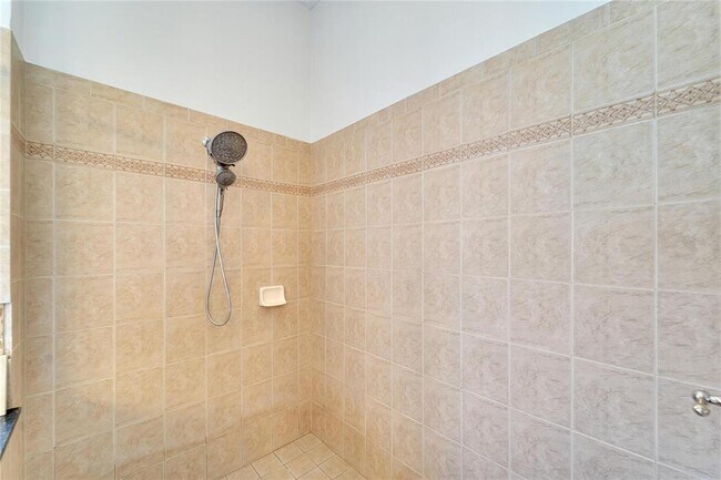 Building Photo - 5604 Skimmer Dr