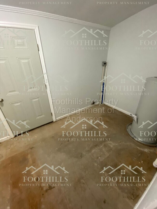 Building Photo - 106 Hanks Cir