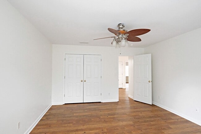 Building Photo - Pet-Friendly 4 Bedroom Home in Forest Lakes South