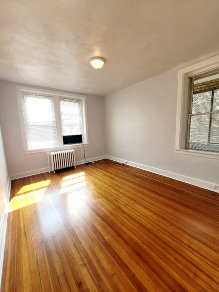 Building Photo - 1611 Hampton Blvd