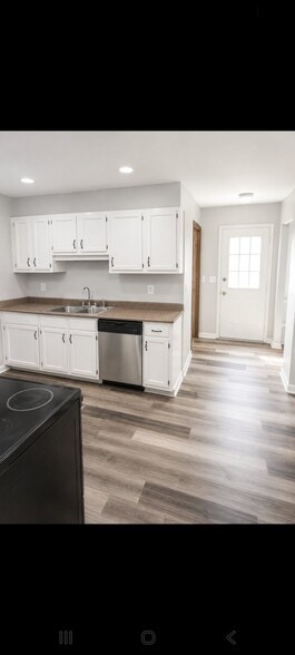 Building Photo - 887 Arden Ave