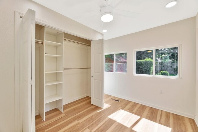 Building Photo - 230 S Minneapolis St