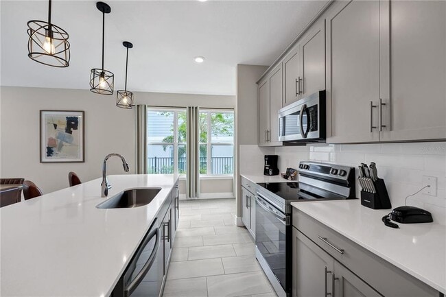 Building Photo - 7833 Spectrum Dr