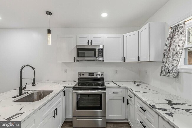 Building Photo - 2719 N 47th St