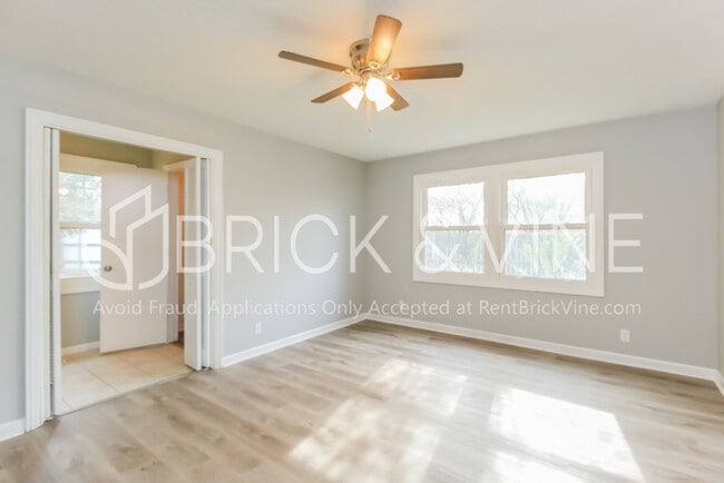 Building Photo - 403 George L Cross Ct