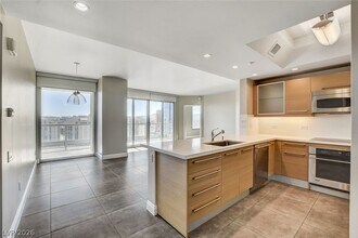 Building Photo - 222 E Karen Ave