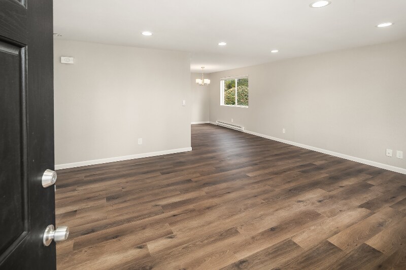 Building Photo - 14314 NE 7th Pl