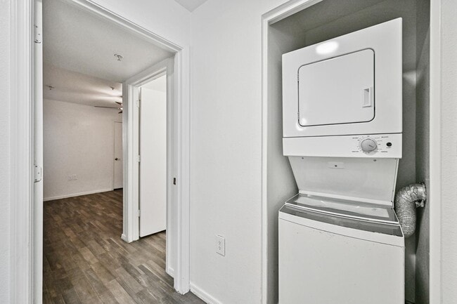 Building Photo - 3065 N 67th Ave