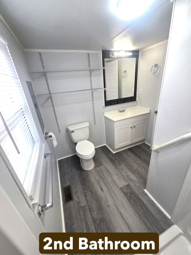 Building Photo - 903 Young St