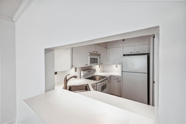 Building Photo - 2870 Pharr Ct S Northwest
