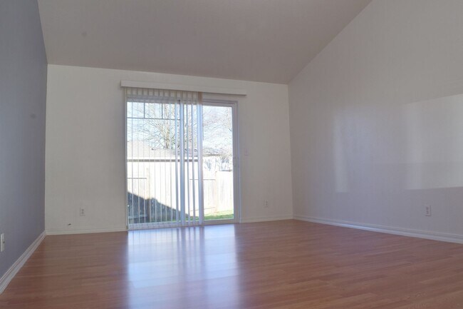 Building Photo - 1210 Osage St