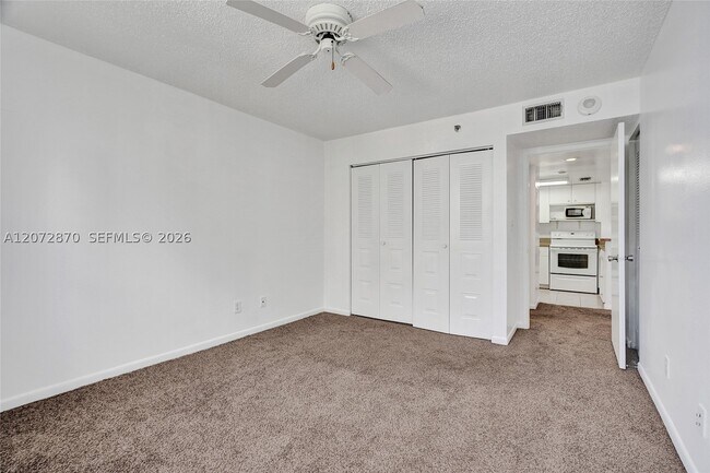 Building Photo - 770 Claughton Island Dr