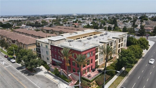 Building Photo - 2742 Cabrillo Ave