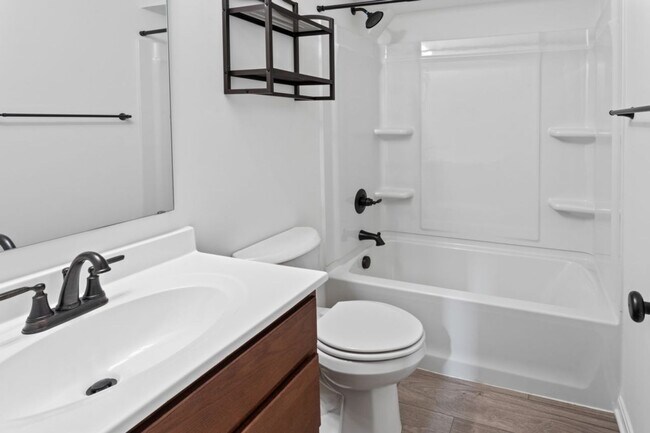 Building Photo - Short Term New Construction Townhouse for rent! Rental tell the end of May