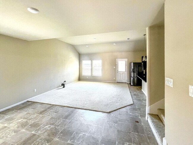 Building Photo - 8729 Heliotrope Ln