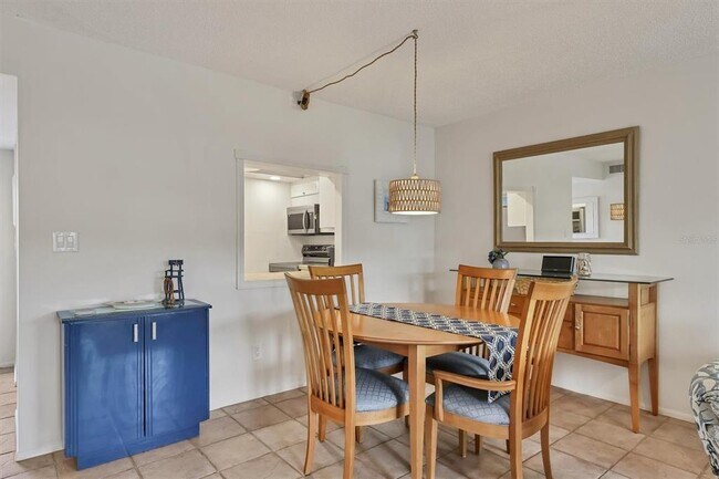 Building Photo - 1250 N Portofino Dr