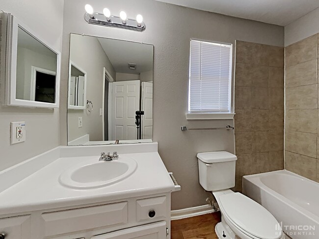 Building Photo - 3139 Boynton Dr