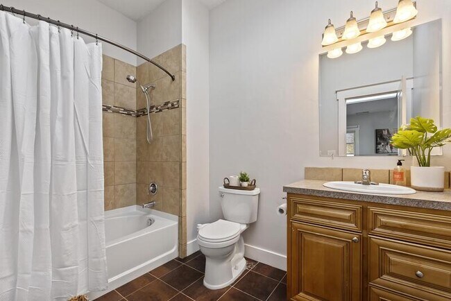 Building Photo - 3718 Custer Dr