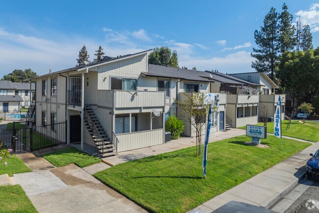 Alternate Exterior - Blue Ridge Circle Apartments