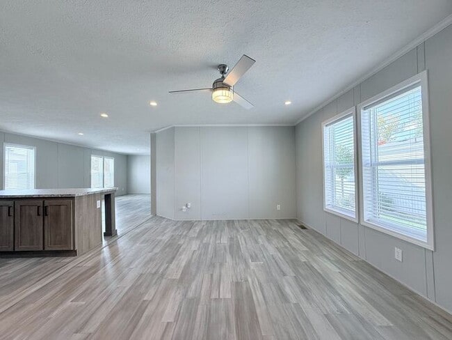 Building Photo - 29811 W Essex Ct