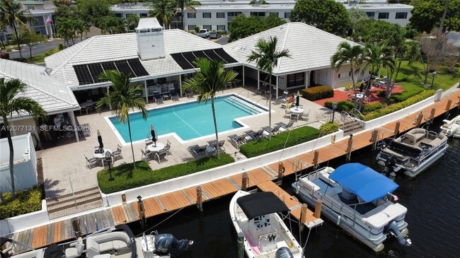 Building Photo - 160 Cypress Club Dr