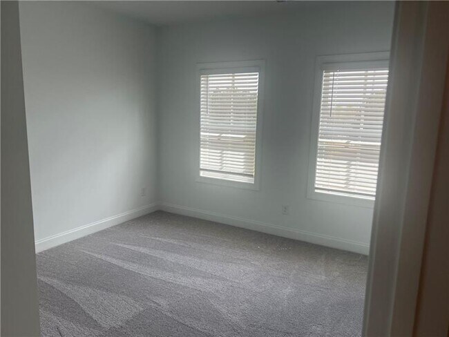 Building Photo - 4400 Sims Park Pl.