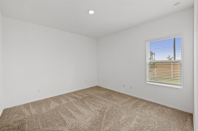 Building Photo - 504 Blanco Vista
