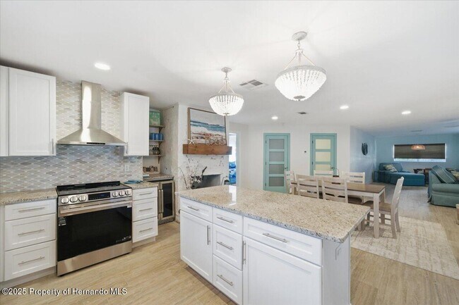 Building Photo - 4262 Biscayne Dr