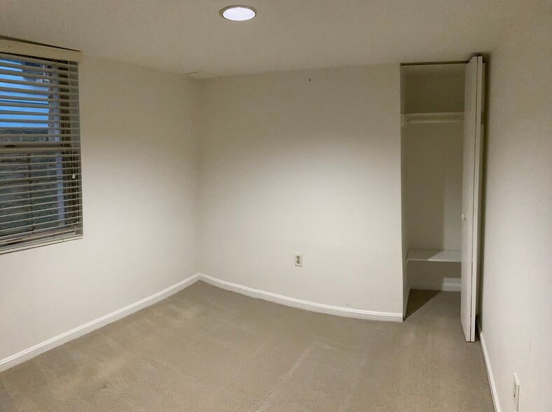 bedroom - 3103 Macomb St NW