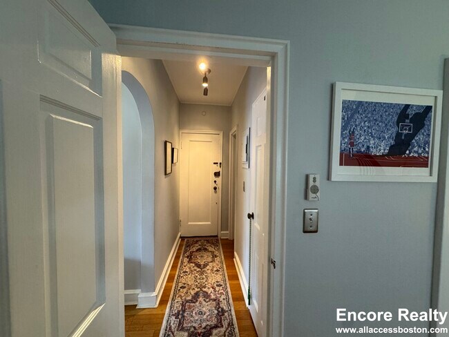 Building Photo - 89 Longwood Ave