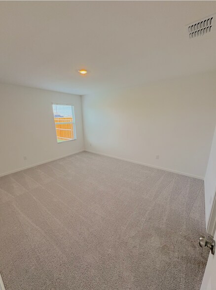 Building Photo - 15020 Reyes Rd