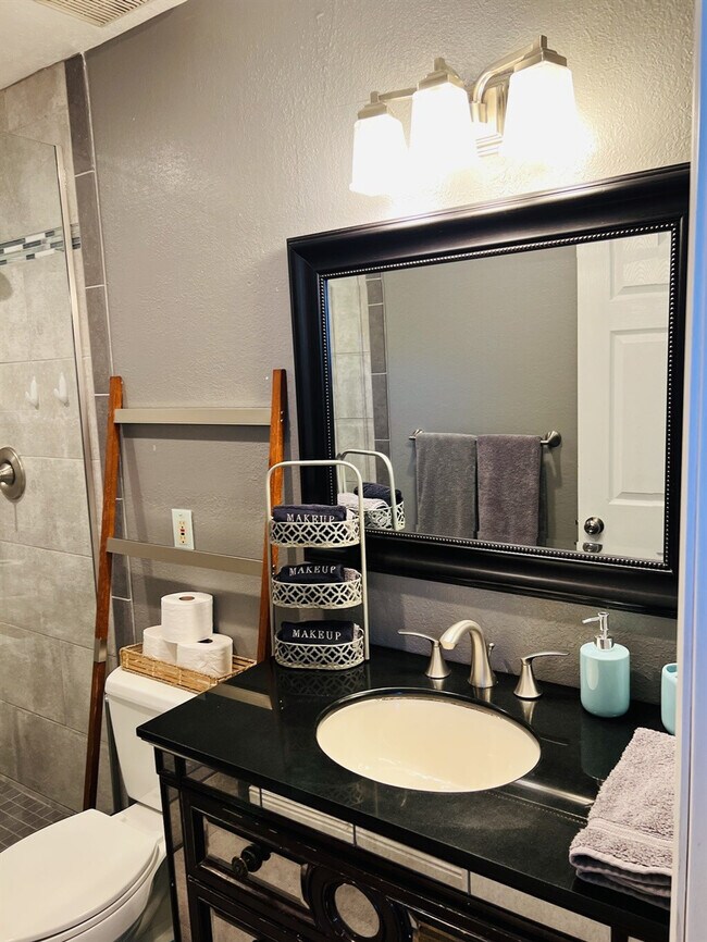 Building Photo - 3112 Rock Creek Dr