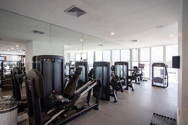 Building Photo - 1100 Biscayne Blvd