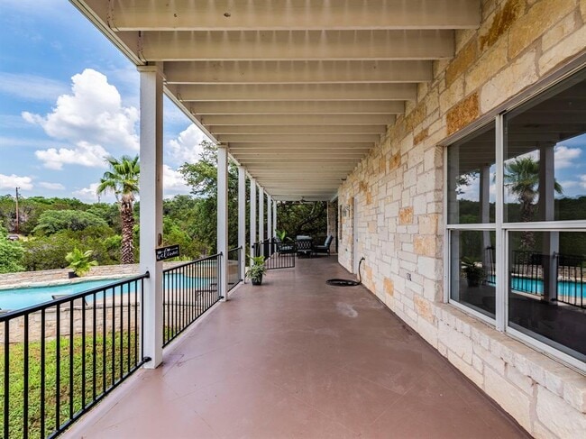 Building Photo - 22401 Briarview Dr
